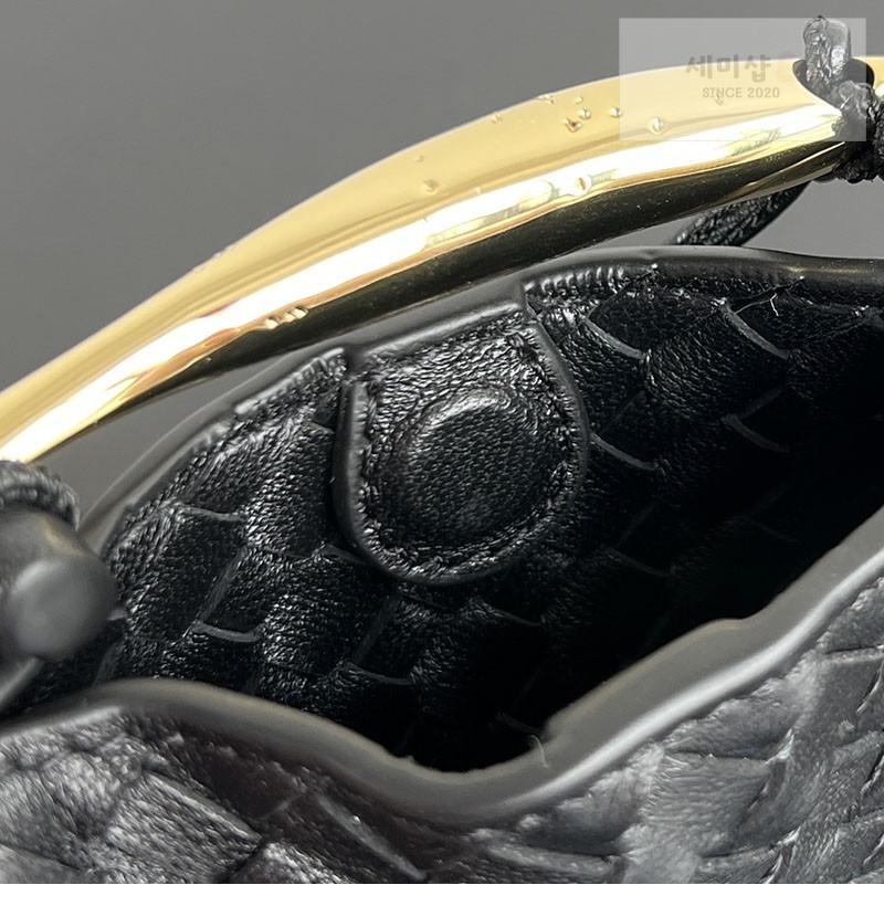 Bottega Veneta 보테가베네타 미니어처 사르딘 백 참 836834 1# 악세사리 39번 이미지