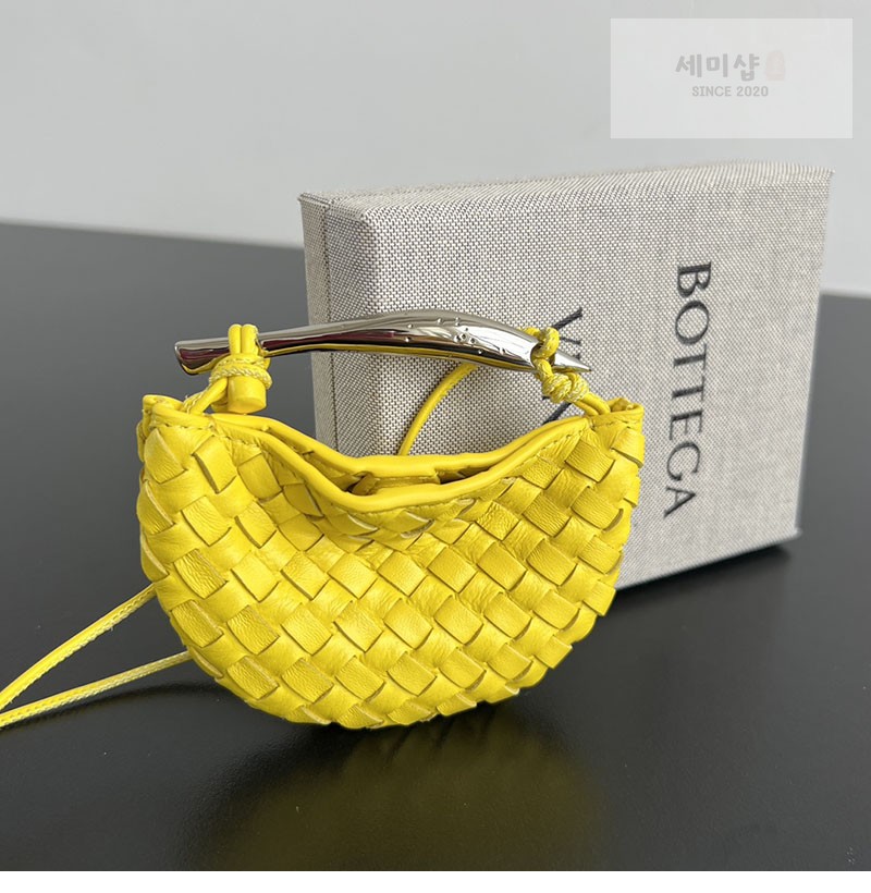 Bottega Veneta 보테가베네타 미니어처 사르딘 백 참 836834 1# 악세사리 47번 이미지