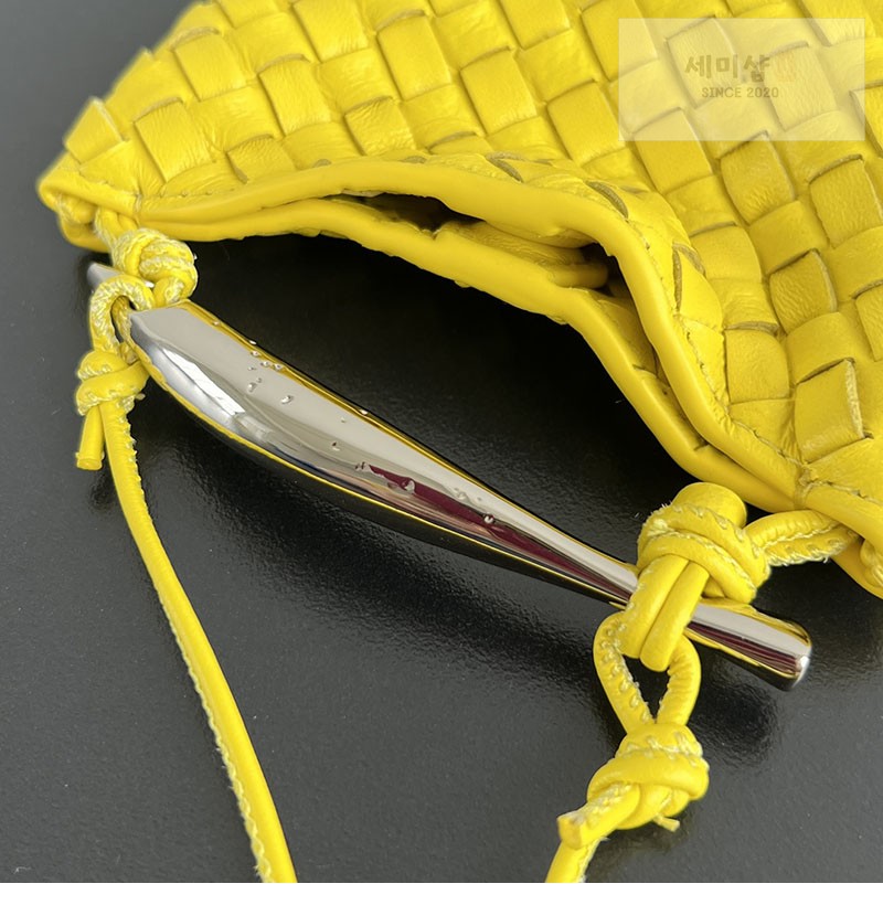 Bottega Veneta 보테가베네타 미니어처 사르딘 백 참 836834 1# 악세사리 44번 이미지