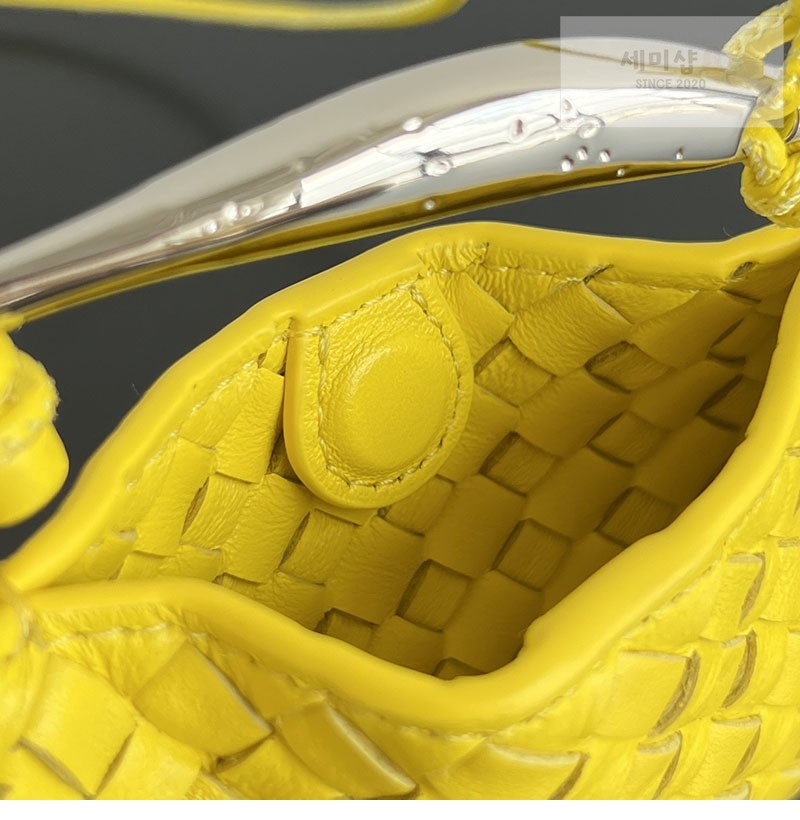 Bottega Veneta 보테가베네타 미니어처 사르딘 백 참 836834 1# 악세사리 45번 이미지