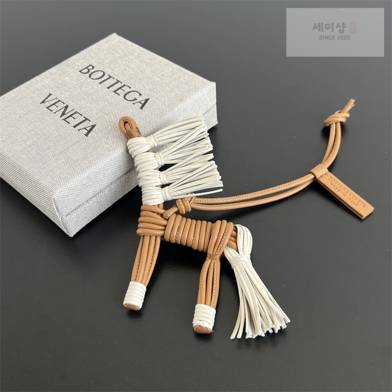 보테가베네타 보테가베네타 홀스 참 857272 레플리카 1번 이미지 - 악세사리 | 세미샵 레플리카 사이트