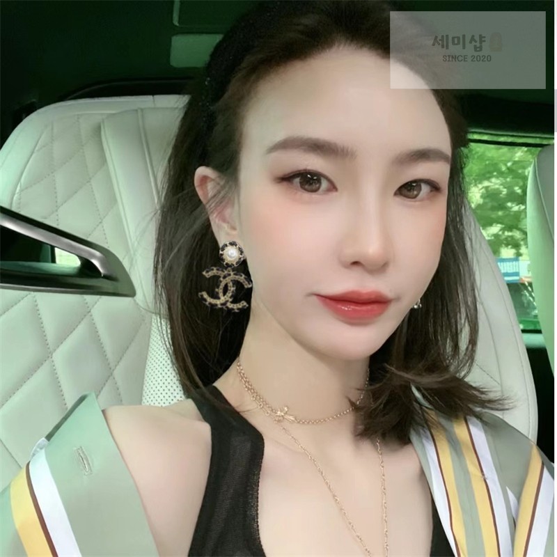 C H A N E L 샤넬 레더 체인 인터로킹 CC 펄 드롭 이어링 악세사리 3번 이미지