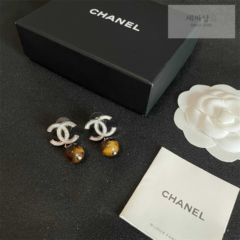 C H A N E L 샤넬 빈티지 CC 로고 페트리파이드 우드 이어링 악세사리 10번 이미지
