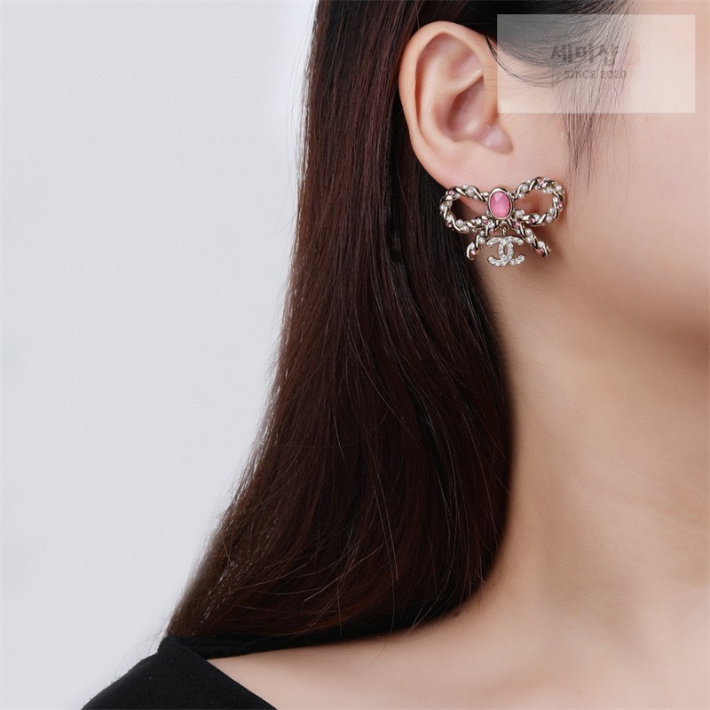 C H A N E L 샤넬 스터드 리본 이어링 악세사리 3번 이미지