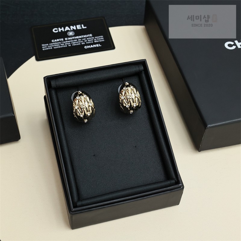 C H A N E L 샤넬 퀼팅 파베 후프 이어링 악세사리 3번 이미지