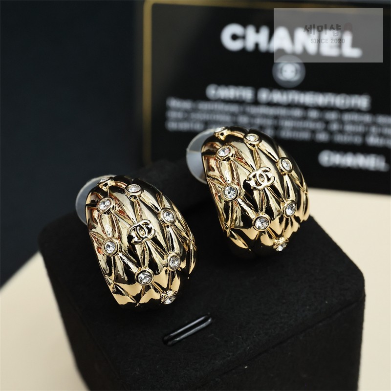 C H A N E L 샤넬 퀼팅 파베 후프 이어링 악세사리 7번 이미지