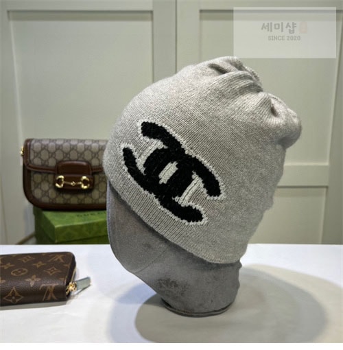 C H A N E L 샤넬 CC 니트 비니 악세사리 25번 이미지
