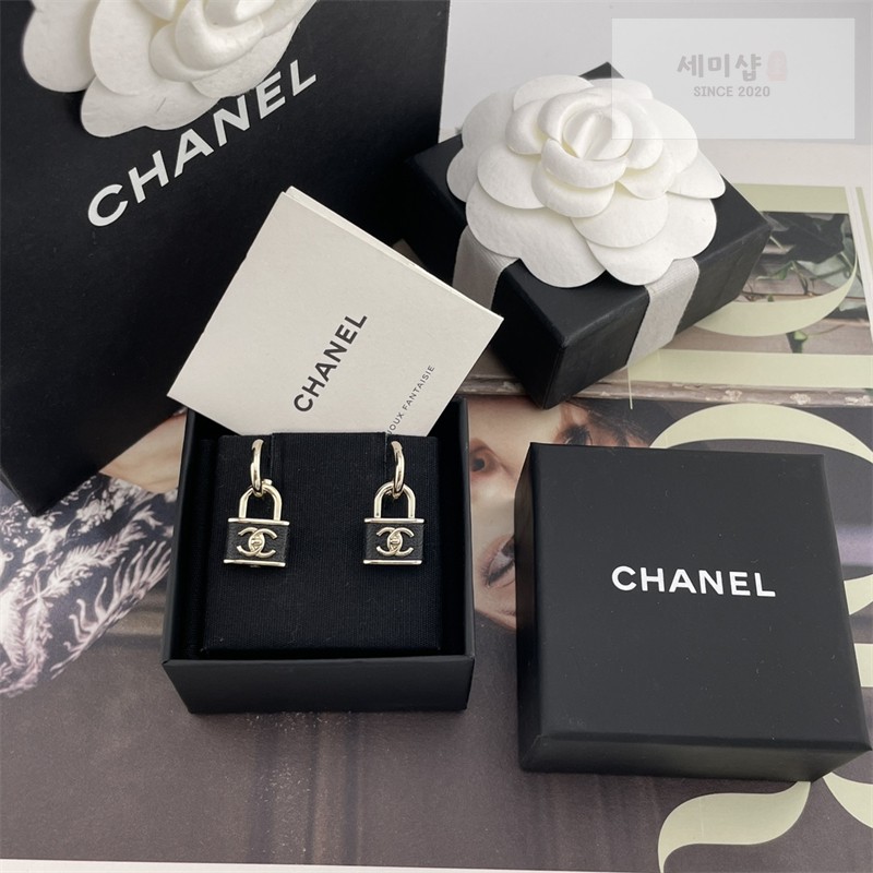 C H A N E L 샤넬 CC 로고 패드락 이어링 악세사리 1번 이미지