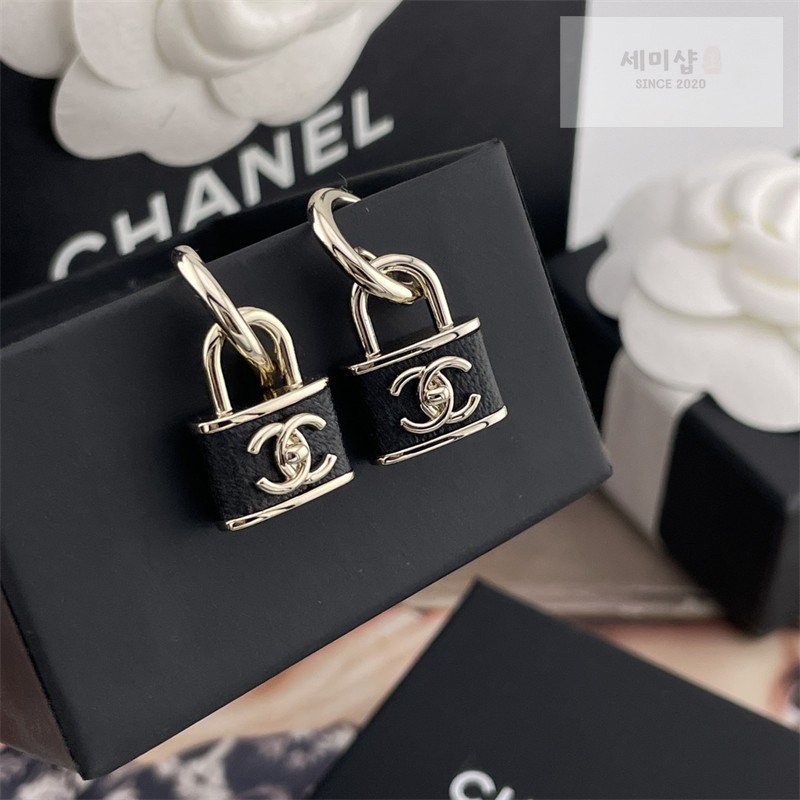 C H A N E L 샤넬 CC 로고 패드락 이어링 악세사리 3번 이미지
