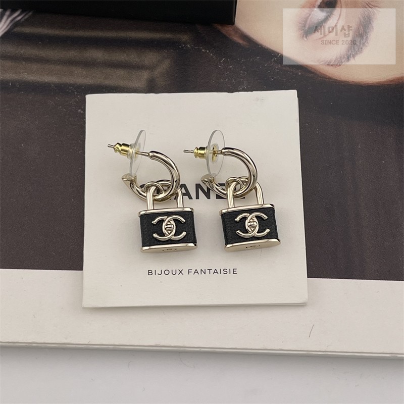 C H A N E L 샤넬 CC 로고 패드락 이어링 악세사리 4번 이미지