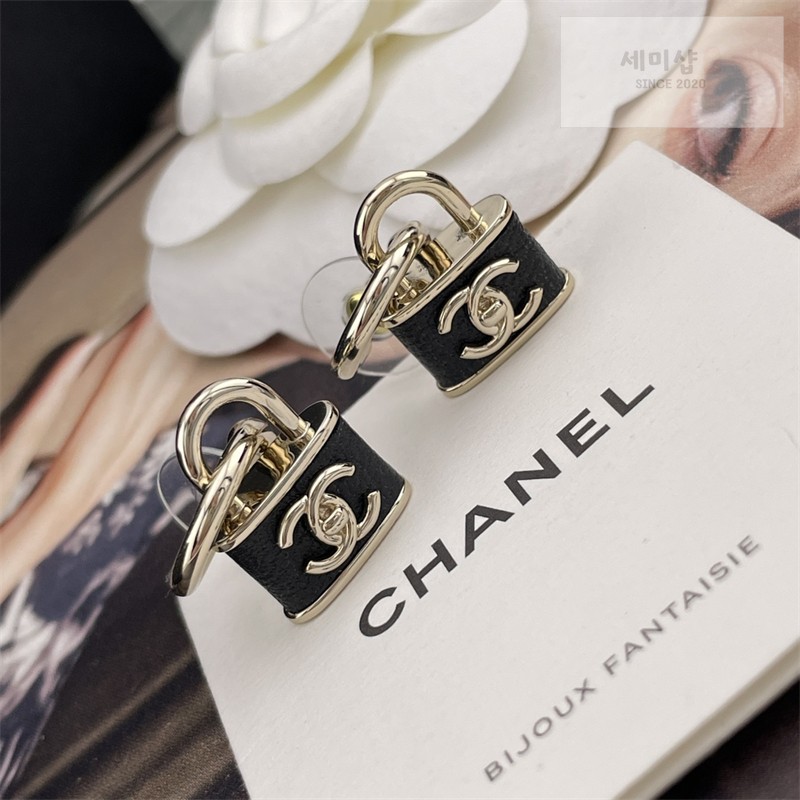 C H A N E L 샤넬 CC 로고 패드락 이어링 악세사리 5번 이미지