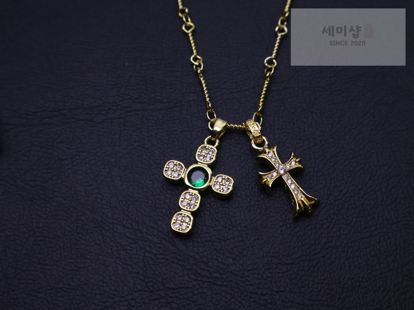 Chrome Hearts 크롬하츠 골드 타이니 CH 크로스 펜던트 옐로우 골드 악세사리 1번 이미지