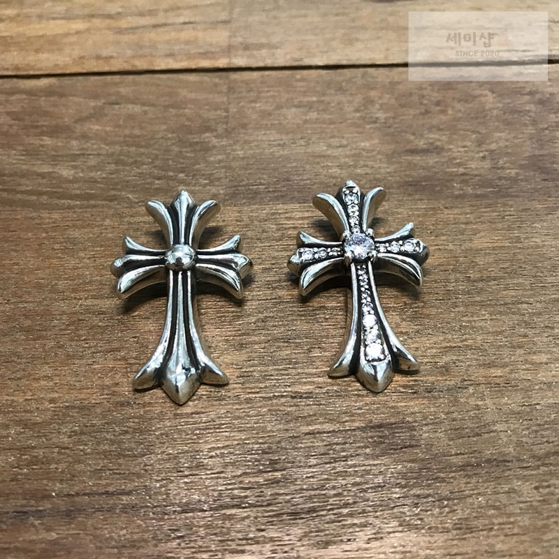 Chrome Hearts 크롬하츠x스와로브스키 타이니 크로스 펜던트 악세사리 7번 이미지
