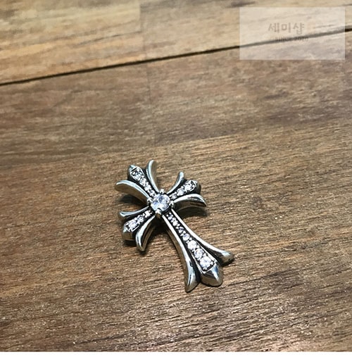 Chrome Hearts 크롬하츠x스와로브스키 타이니 크로스 펜던트 악세사리 1번 이미지