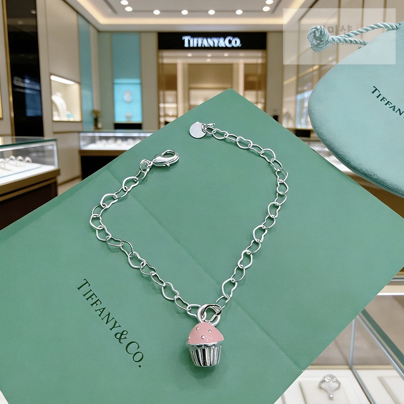 Tiffany And Co 티파니앤코 컵케이크 참 스털링 실버 하트 브레이슬릿 화이트 골드 악세사리 1번 이미지