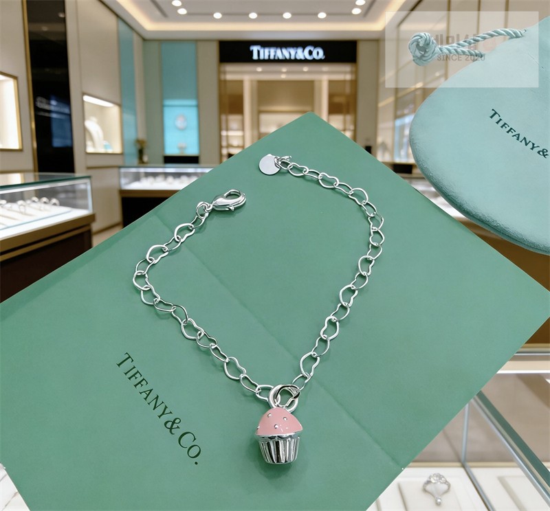 Tiffany And Co 티파니앤코 컵케이크 참 스털링 실버 하트 브레이슬릿 화이트 골드 악세사리 7번 이미지
