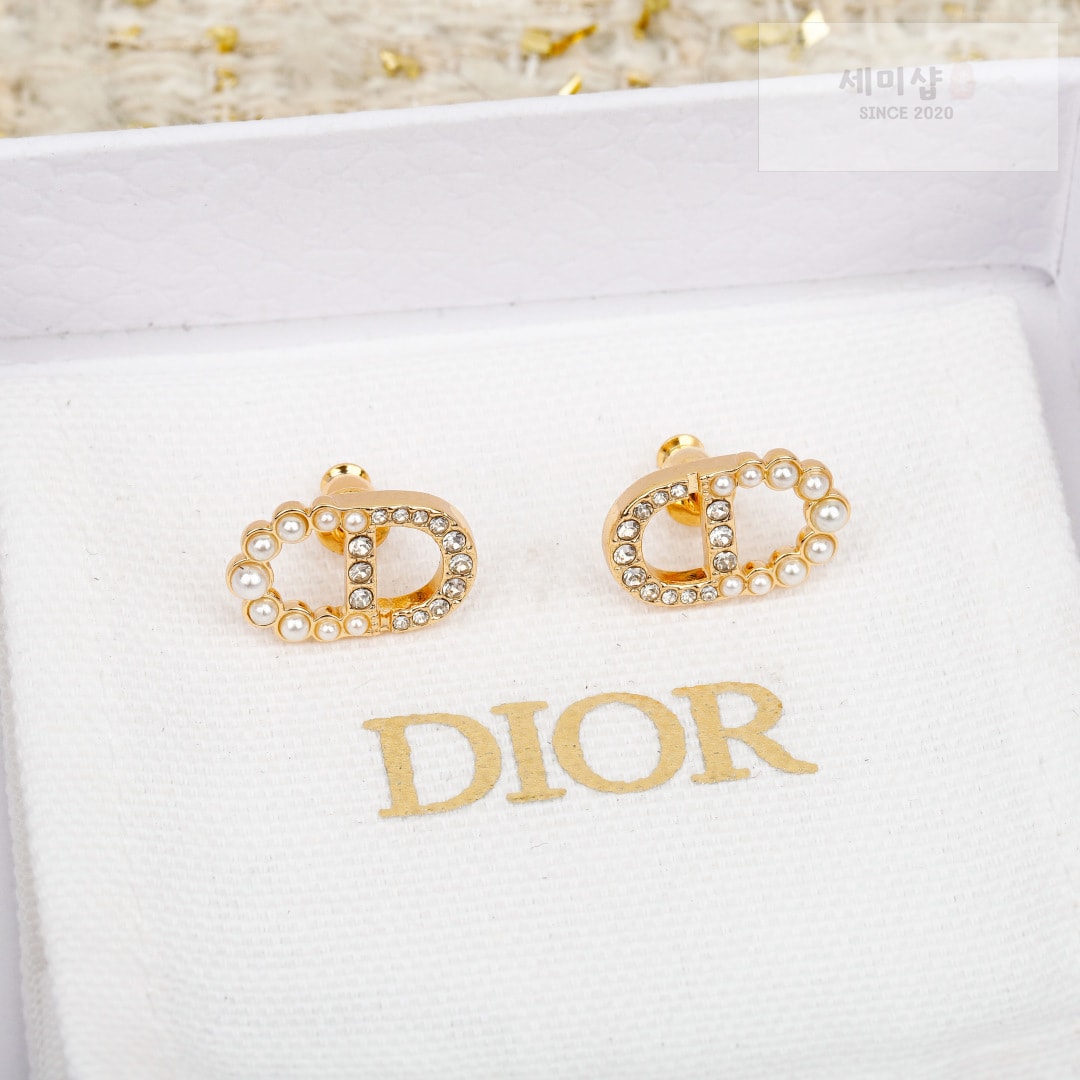 D I O R 디올 쁘띠 CD 이어링 악세사리 1번 이미지