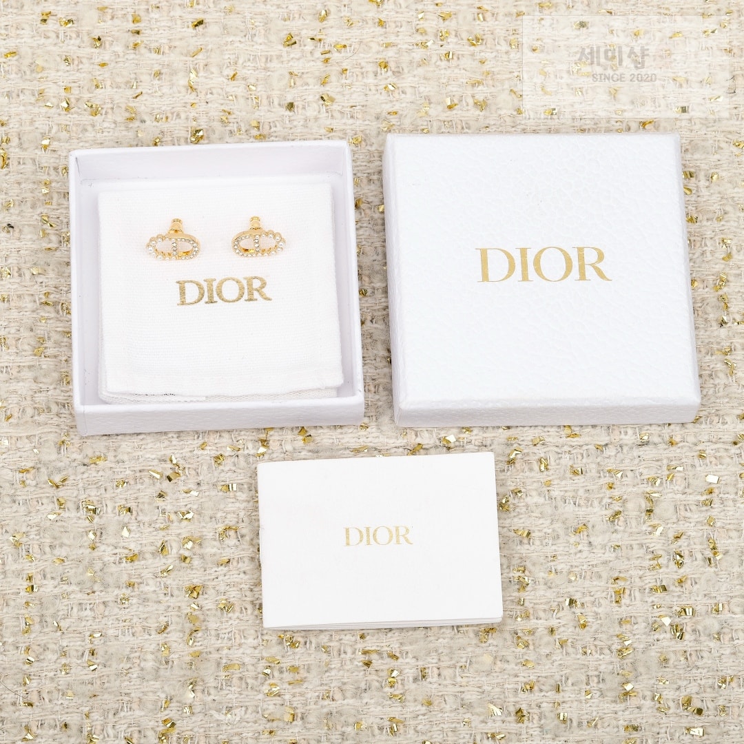 D I O R 디올 쁘띠 CD 이어링 악세사리 2번 이미지