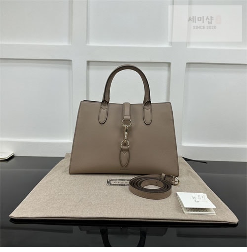 Gucci 구찌 레더 후크 클로저 미디엄 토트백 레플리카 3번 이미지 - Bag | 세미샵 레플리카 사이트