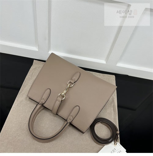 Gucci 구찌 레더 후크 클로저 미디엄 토트백 레플리카 12번 이미지 - Bag | 세미샵 레플리카 사이트