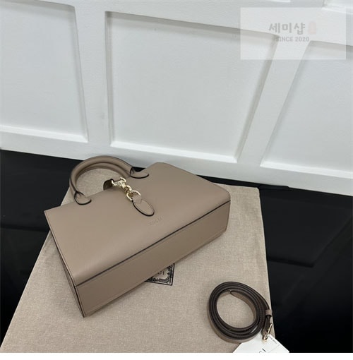 Gucci 구찌 레더 후크 클로저 미디엄 토트백 레플리카 5번 이미지 - Bag | 세미샵 레플리카 사이트