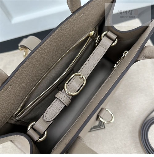 Gucci 구찌 레더 후크 클로저 미디엄 토트백 레플리카 6번 이미지 - Bag | 세미샵 레플리카 사이트