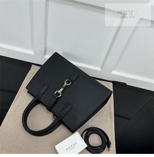 Gucci 구찌 레더 후크 클로저 미디엄 토트백 레플리카 16번 이미지 - Bag | 세미샵 레플리카 사이트