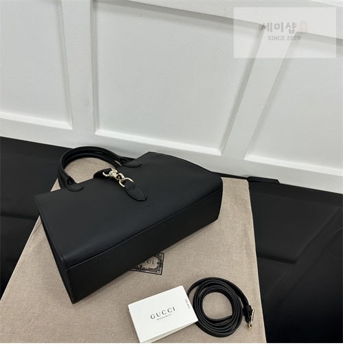 Gucci 구찌 레더 후크 클로저 미디엄 토트백 레플리카 9번 이미지 - Bag | 세미샵 레플리카 사이트