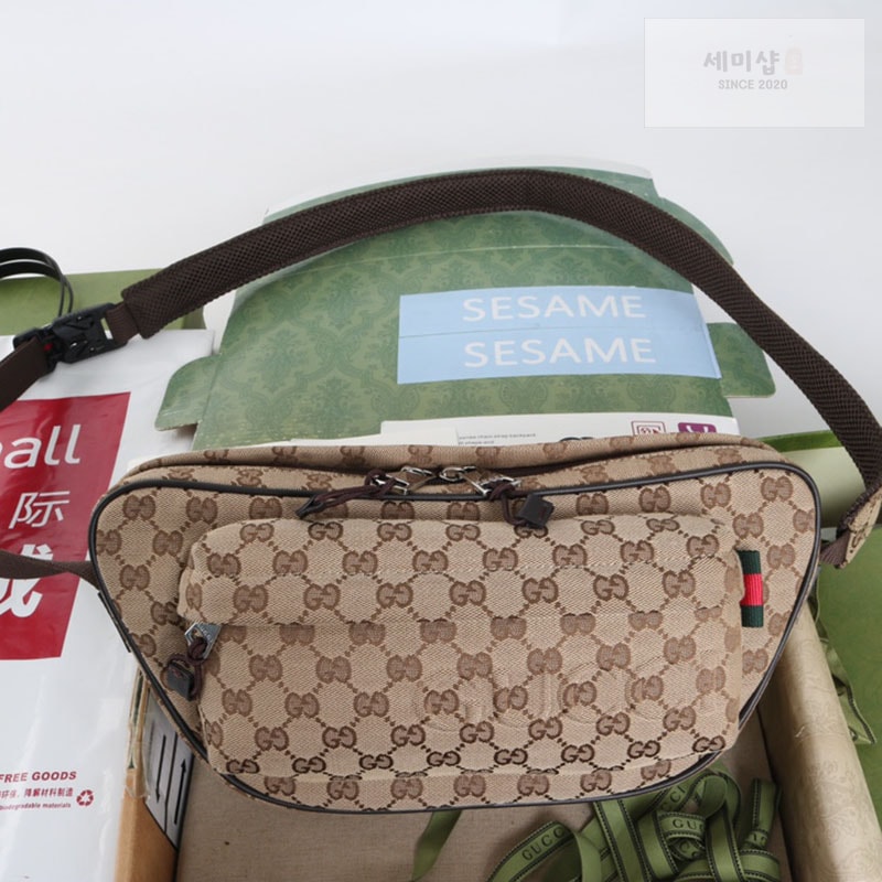 Gucci 구찌 스몰 GG 크로스백 힙색 802096 Bag 4번 이미지