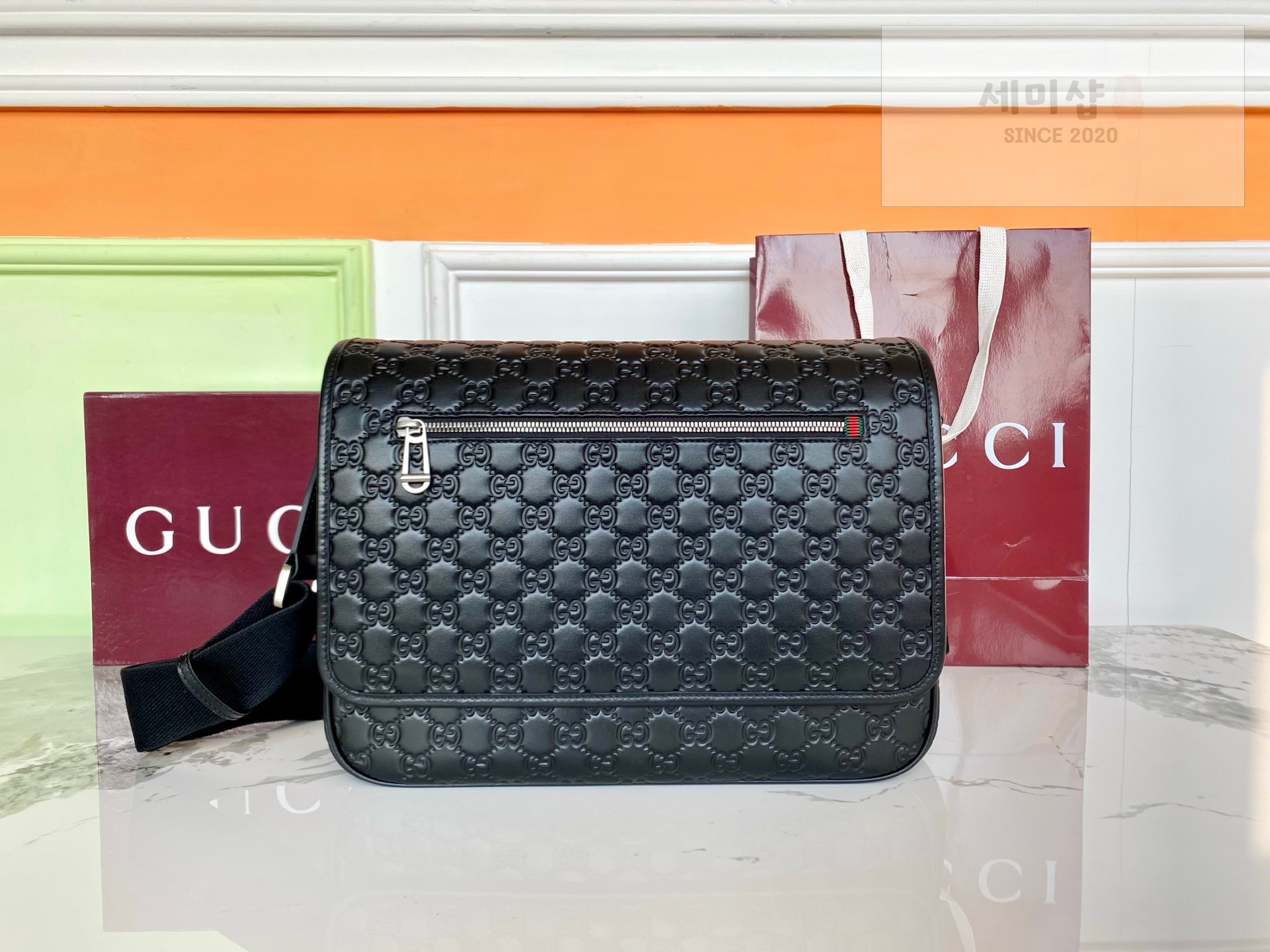 Gucci 구찌 엠블럼 미디움 크로스백 블랙 Bag 1번 이미지