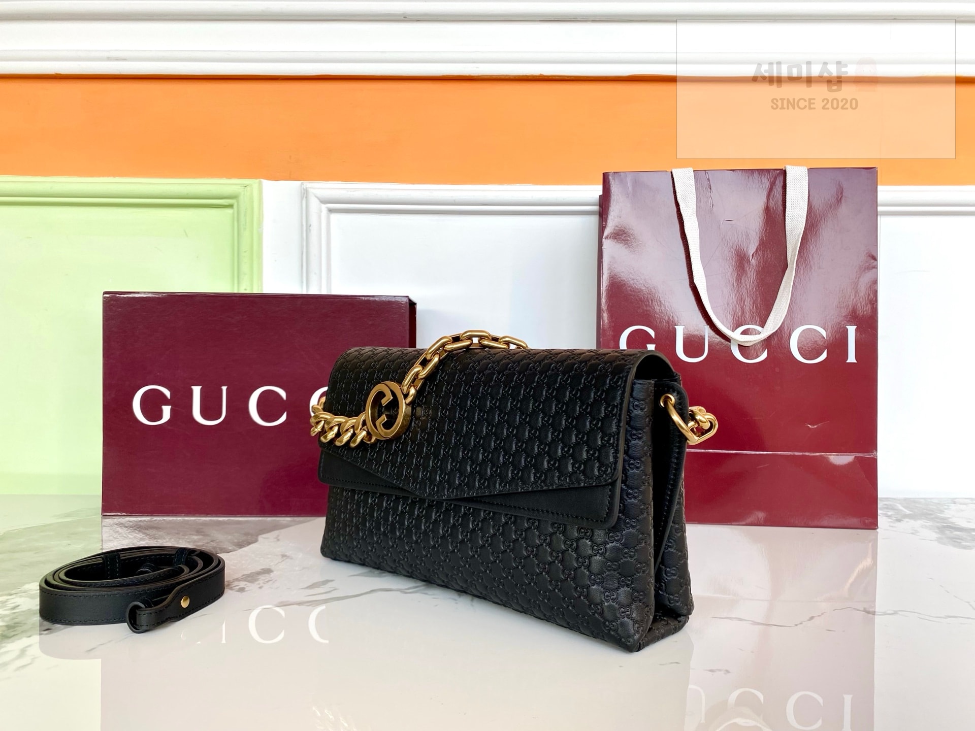 Gucci 구찌 체인 미디움 숄더백 블랙 GG 엠보싱 Bag 3번 이미지