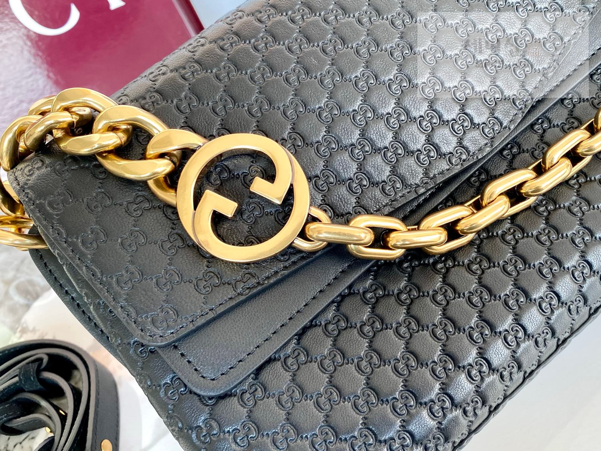 Gucci 구찌 체인 미디움 숄더백 블랙 GG 엠보싱 Bag 5번 이미지