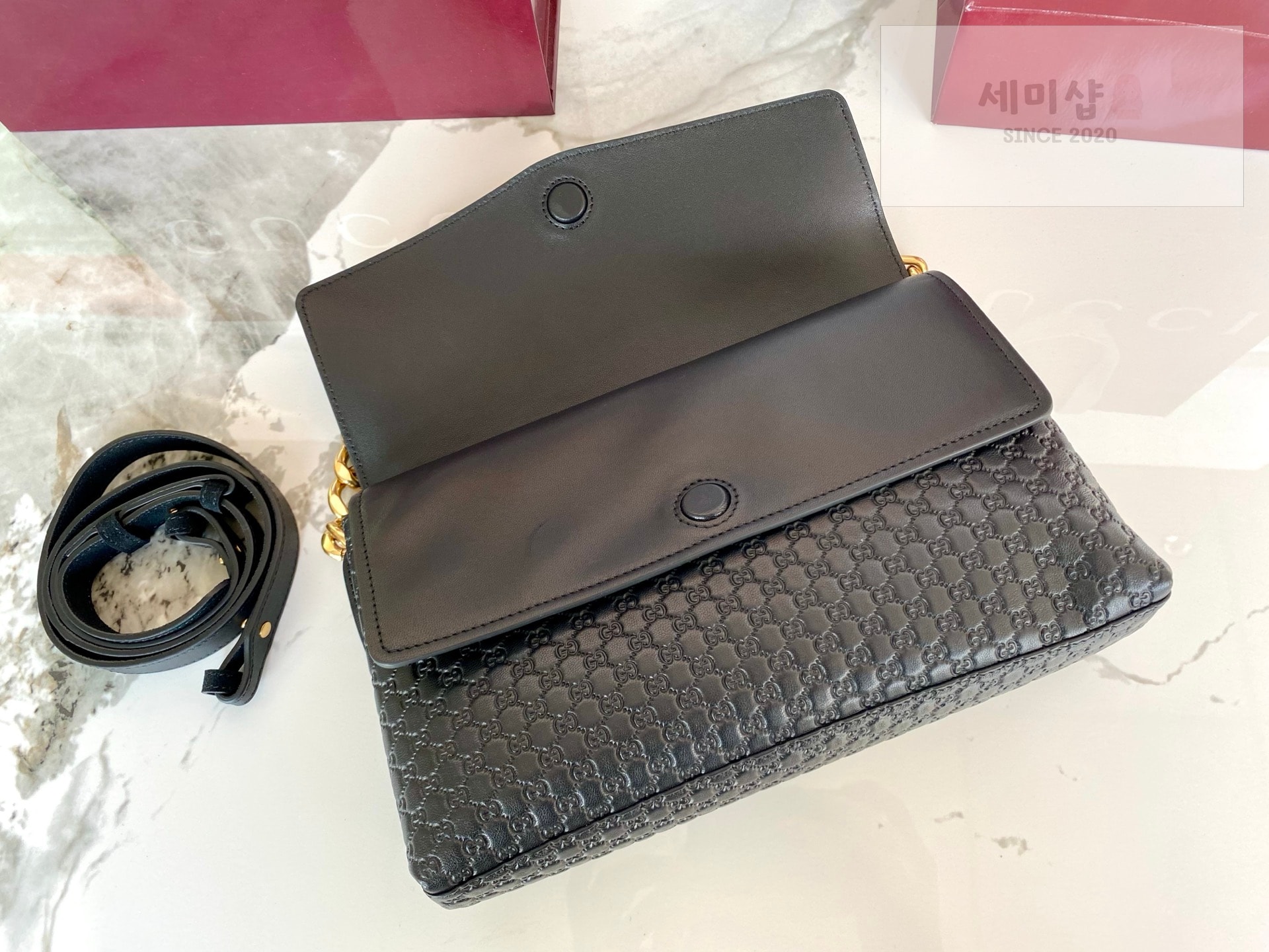 Gucci 구찌 체인 미디움 숄더백 블랙 GG 엠보싱 Bag 6번 이미지