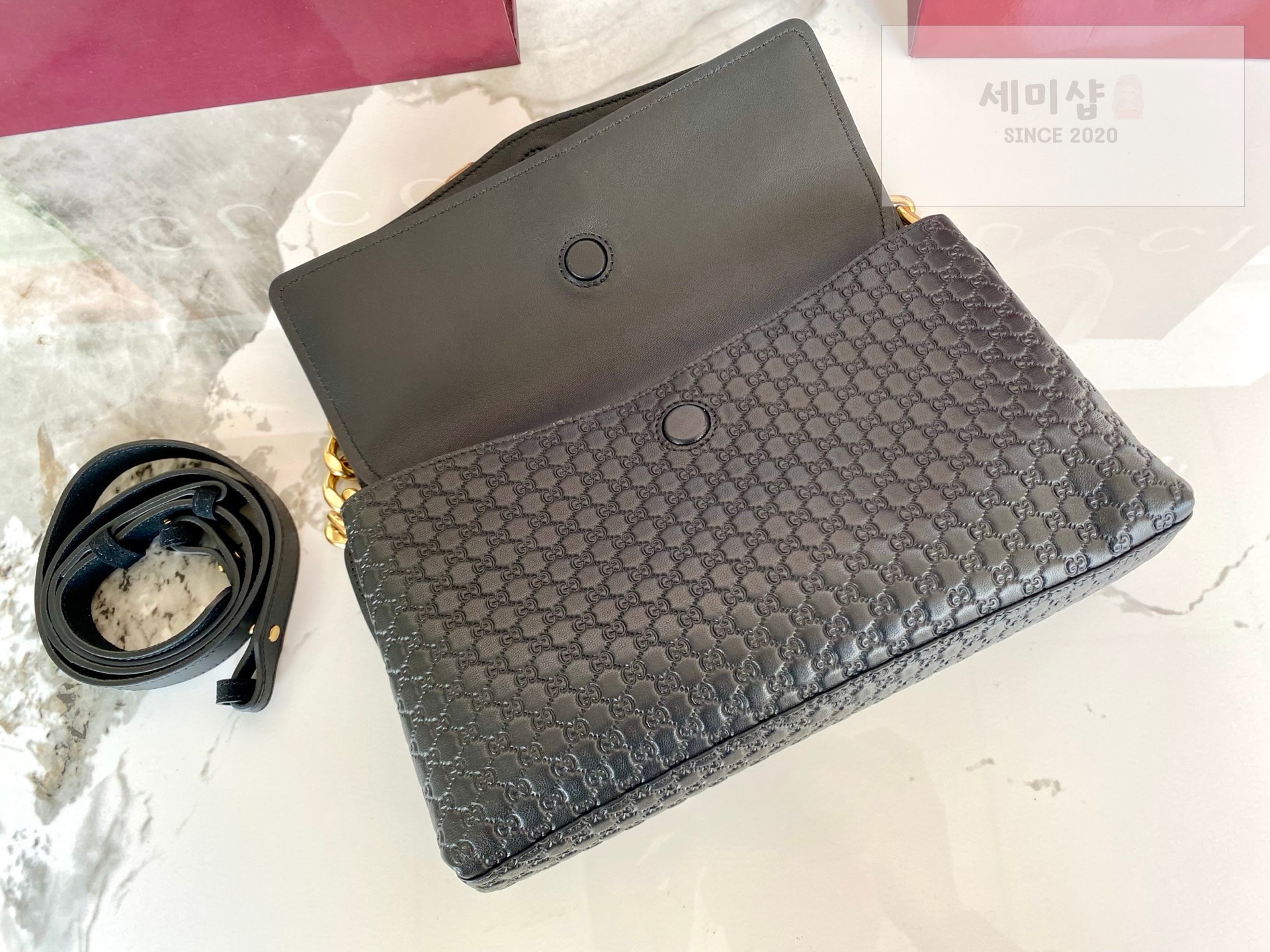 Gucci 구찌 체인 미디움 숄더백 블랙 GG 엠보싱 Bag 7번 이미지