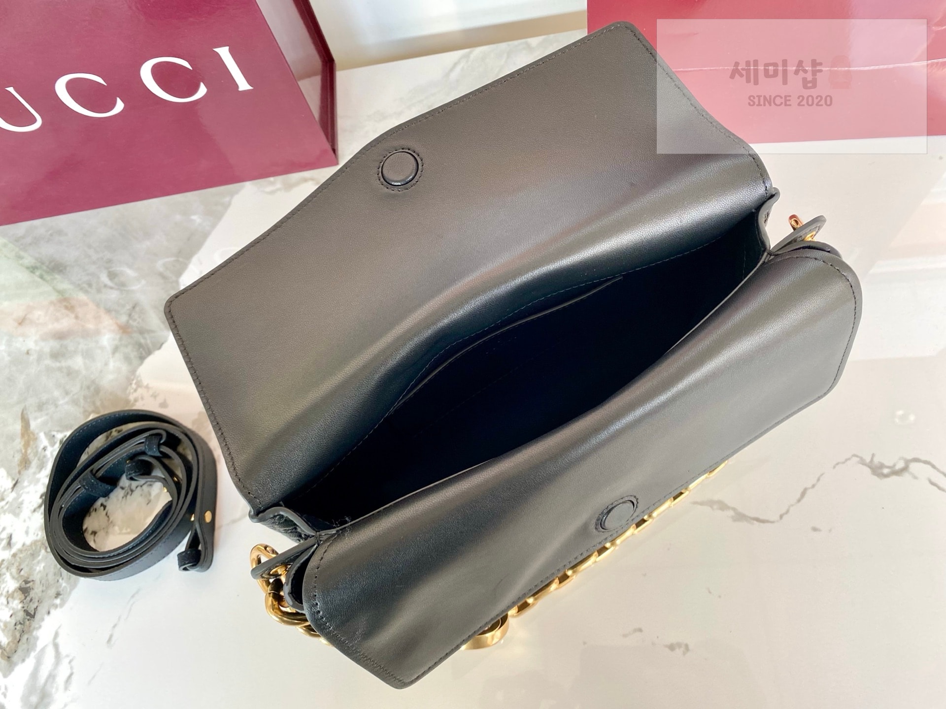 Gucci 구찌 체인 미디움 숄더백 블랙 GG 엠보싱 Bag 8번 이미지