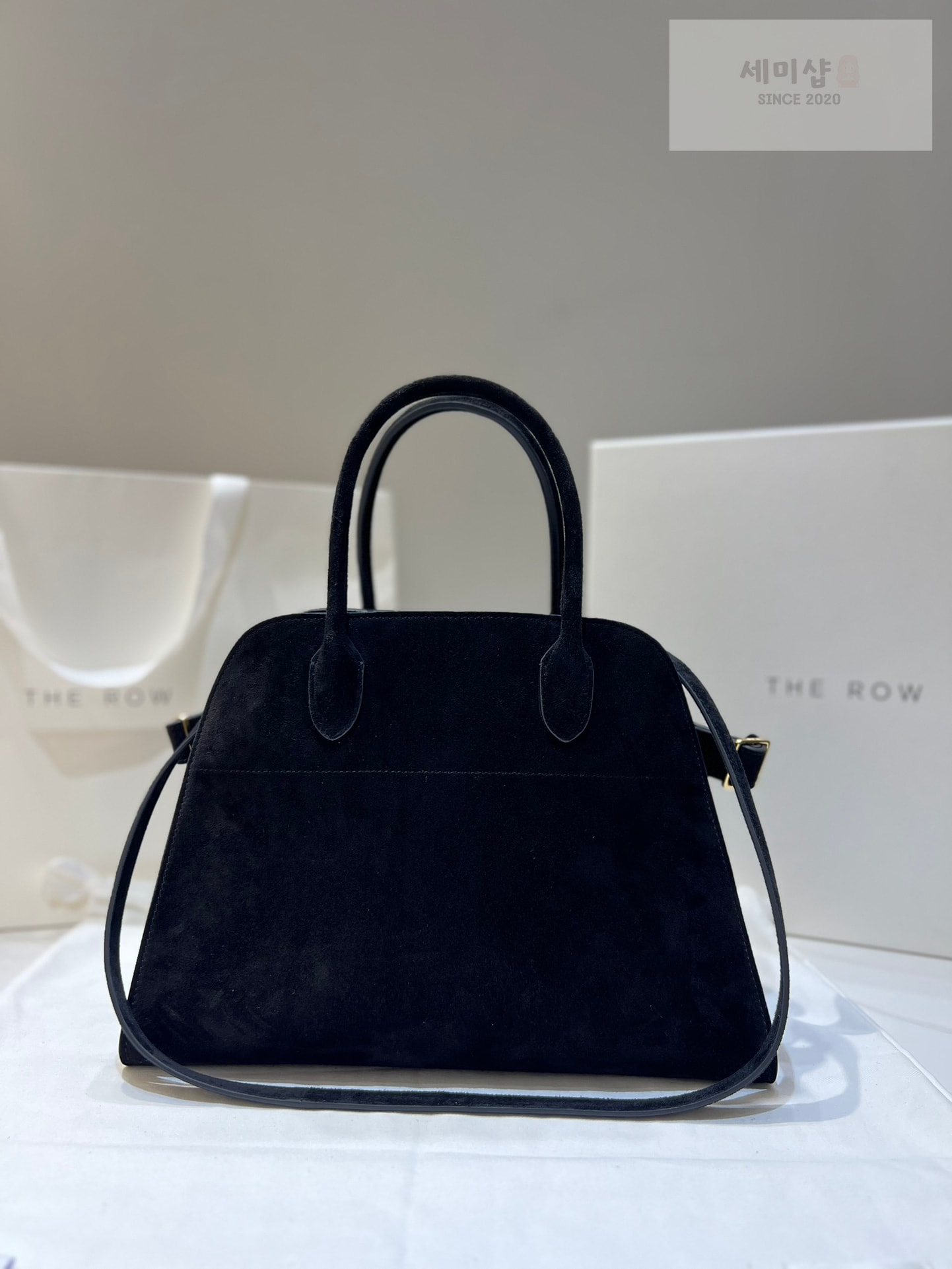 더로우 더로우 마고 12 블랙 스웨이드 Bag 1번 이미지