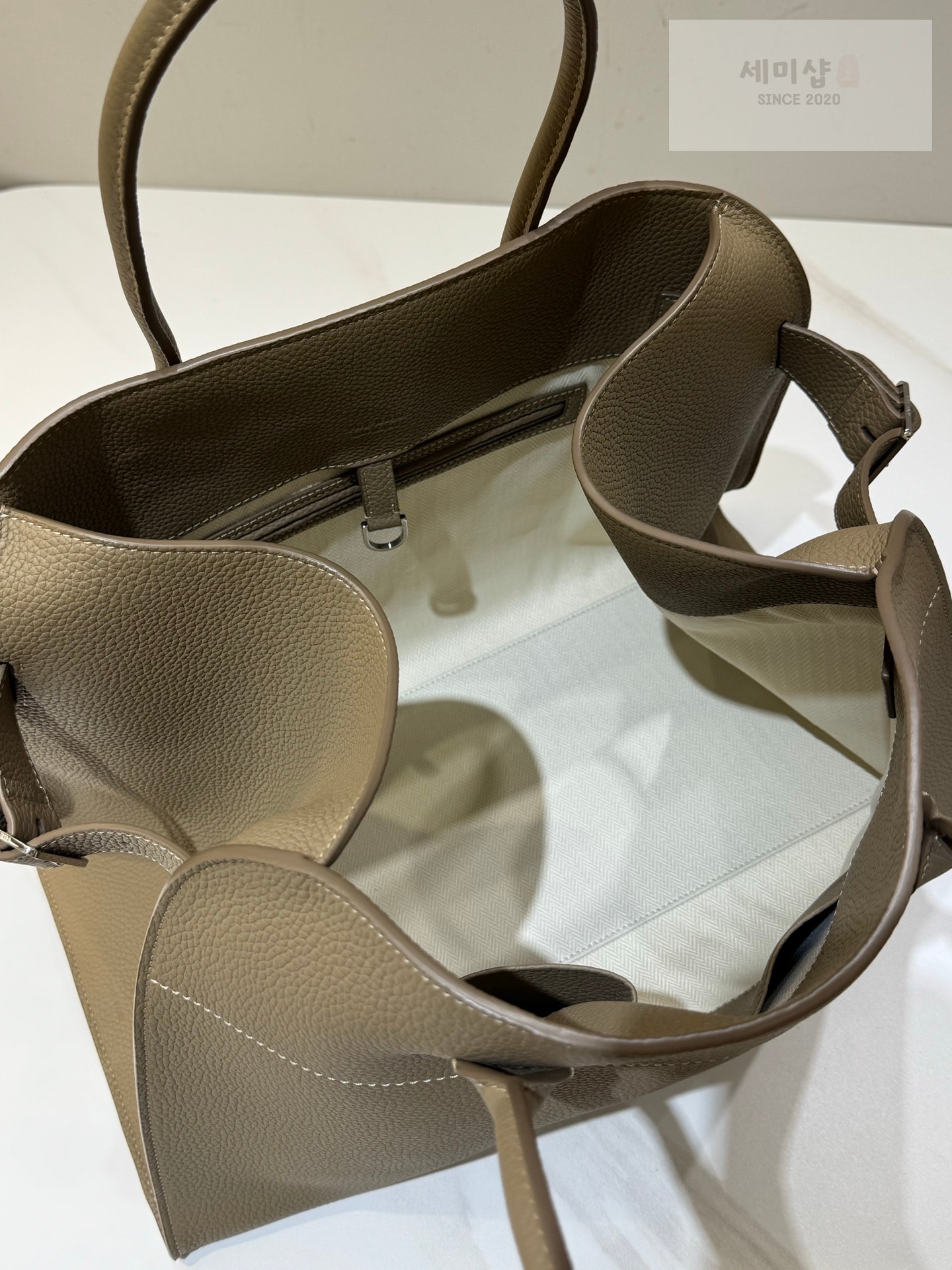 더로우 더로우 마고 17 머스캣 Bag 8번 이미지