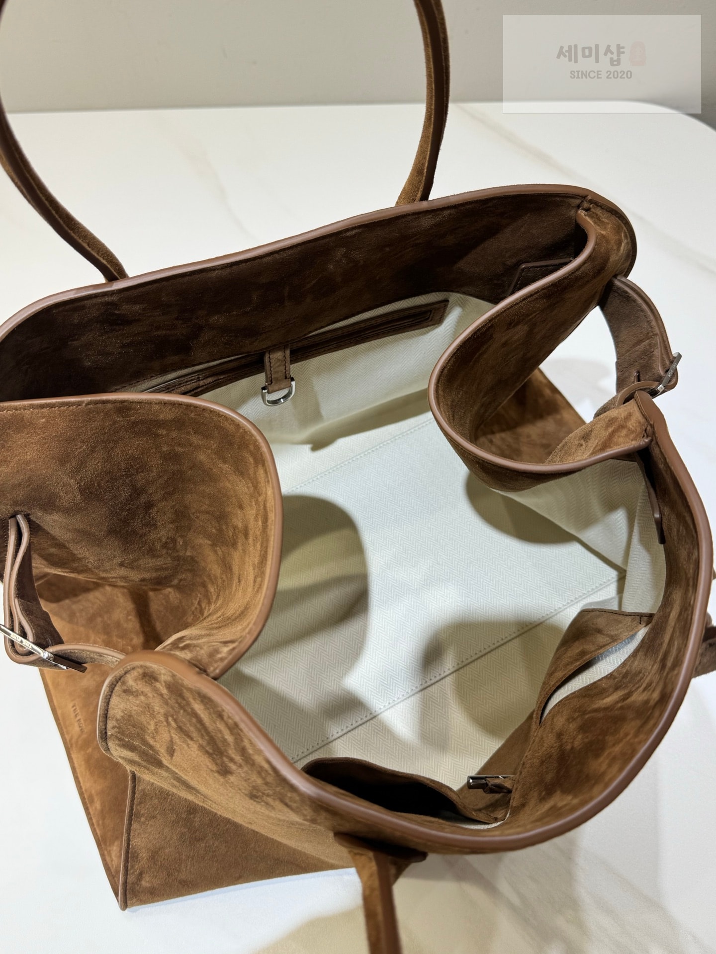 더로우 더로우 마고 17 꼬냑 스웨이드 Bag 8번 이미지