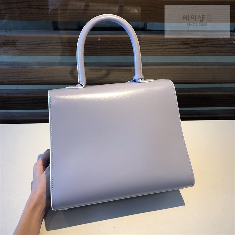델보 델보 브리앙 MM 박스 카프 라벤더 Bag 4번 이미지