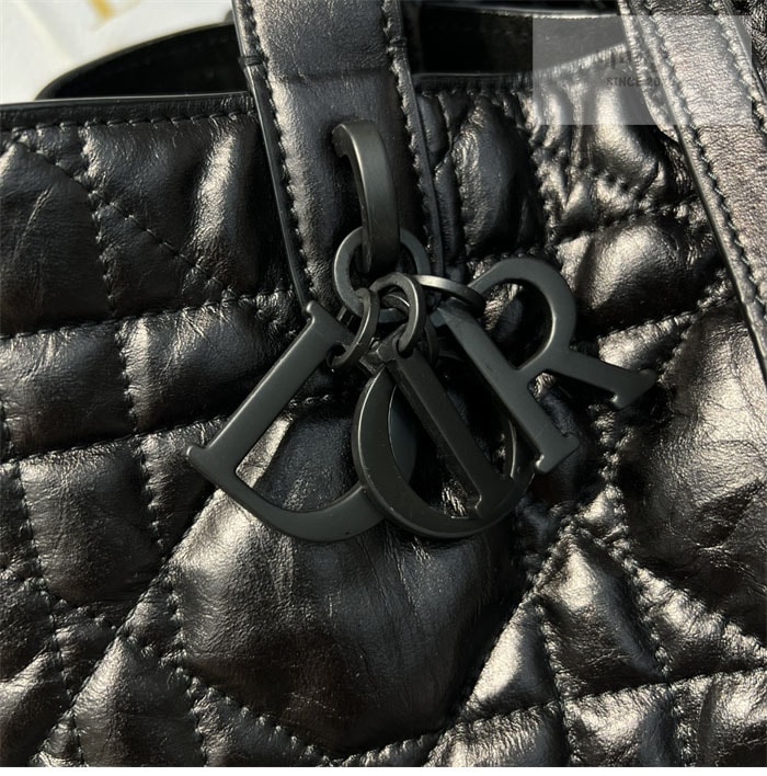 D I O R 디올 뚜주흐 미디엄 백 블랙 매크로까나쥬 크링클 Bag 10번 이미지