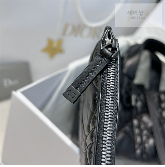 D I O R 디올 뚜주흐 미디엄 백 블랙 매크로까나쥬 크링클 Bag 17번 이미지