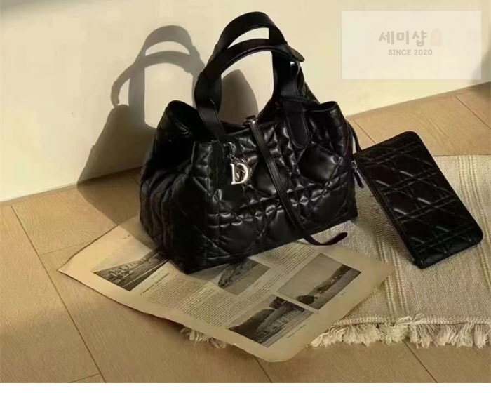 D I O R 디올 뚜주흐 미디엄 백 블랙 매크로까나쥬 Bag 19번 이미지