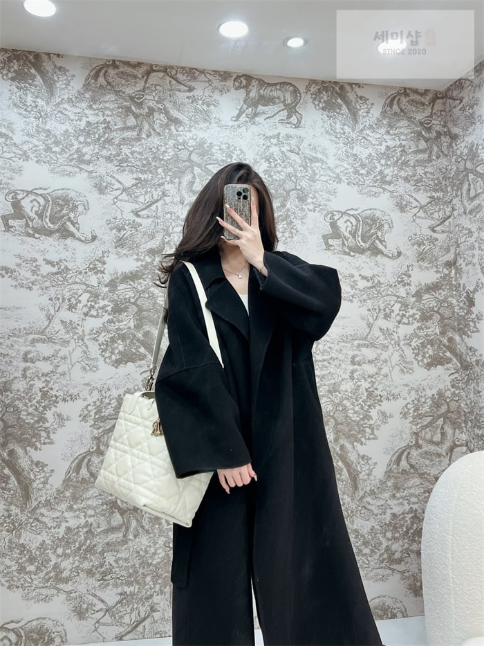 D I O R 디올 뚜주흐 미디엄 버티컬 토트백 라떼 매크로까나쥬 Bag 6번 이미지