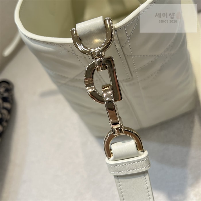 D I O R 디올 뚜주흐 미디엄 버티컬 토트백 라떼 매크로까나쥬 Bag 1번 이미지