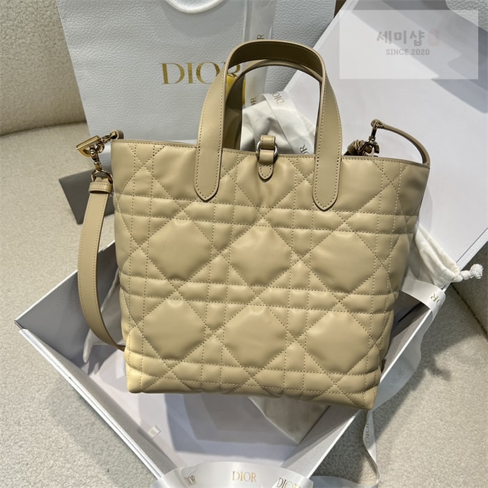D I O R 디올 뚜주흐 미디엄 버티컬 토트백 파우더 베이지 매크로까나쥬 Bag 5번 이미지