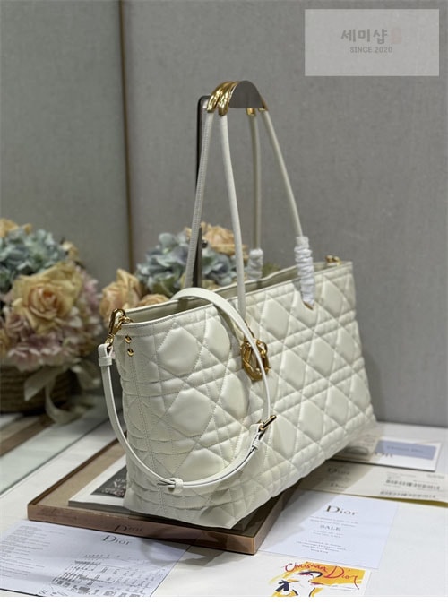 D I O R 디올 뚜주흐 백 라지 화이트 매크로 까나쥬 Bag 10번 이미지