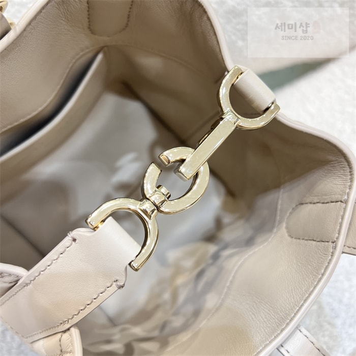 D I O R 디올 뚜주흐 버티컬 나노 토트백 파우더 베이지 매크로까나쥬 Bag 8번 이미지