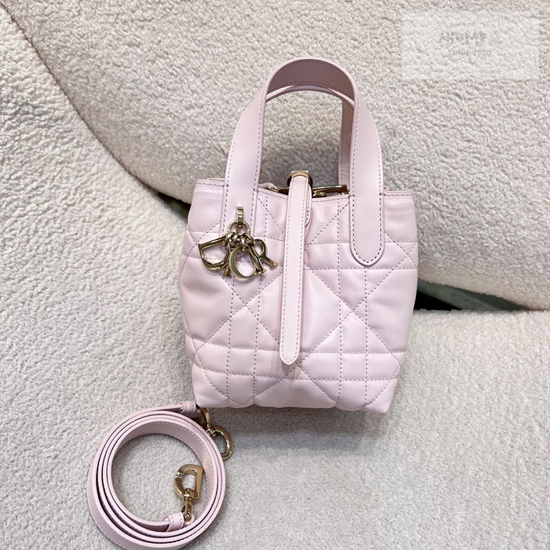 D I O R 디올 뚜주흐 버티컬 나노 토트백 파우더 핑크 매크로까나쥬 Bag 1번 이미지