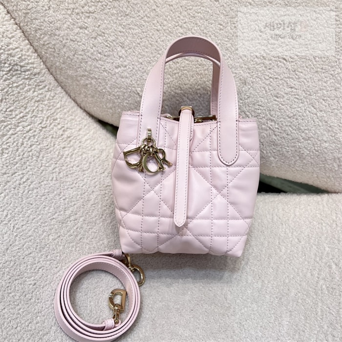 D I O R 디올 뚜주흐 버티컬 나노 토트백 파우더 핑크 매크로까나쥬 Bag 13번 이미지