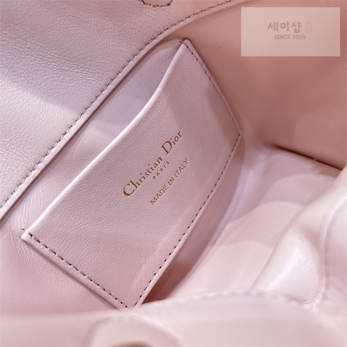 D I O R 디올 뚜주흐 버티컬 나노 토트백 파우더 핑크 매크로까나쥬 Bag 12번 이미지